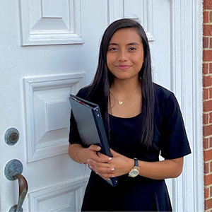 Meet your Posher, Angie